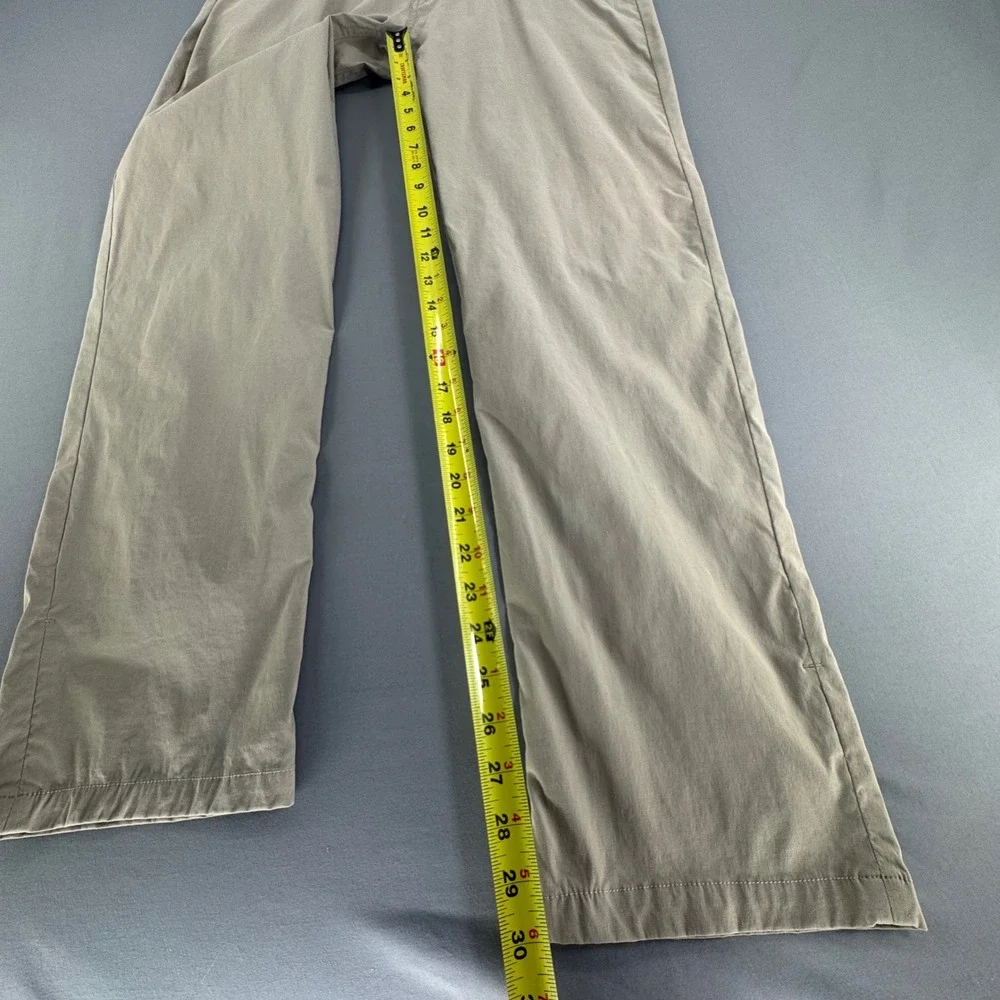 The North Face Mens Khaki Nylon Stretch Hiking Travel Pants Size 34 Regular